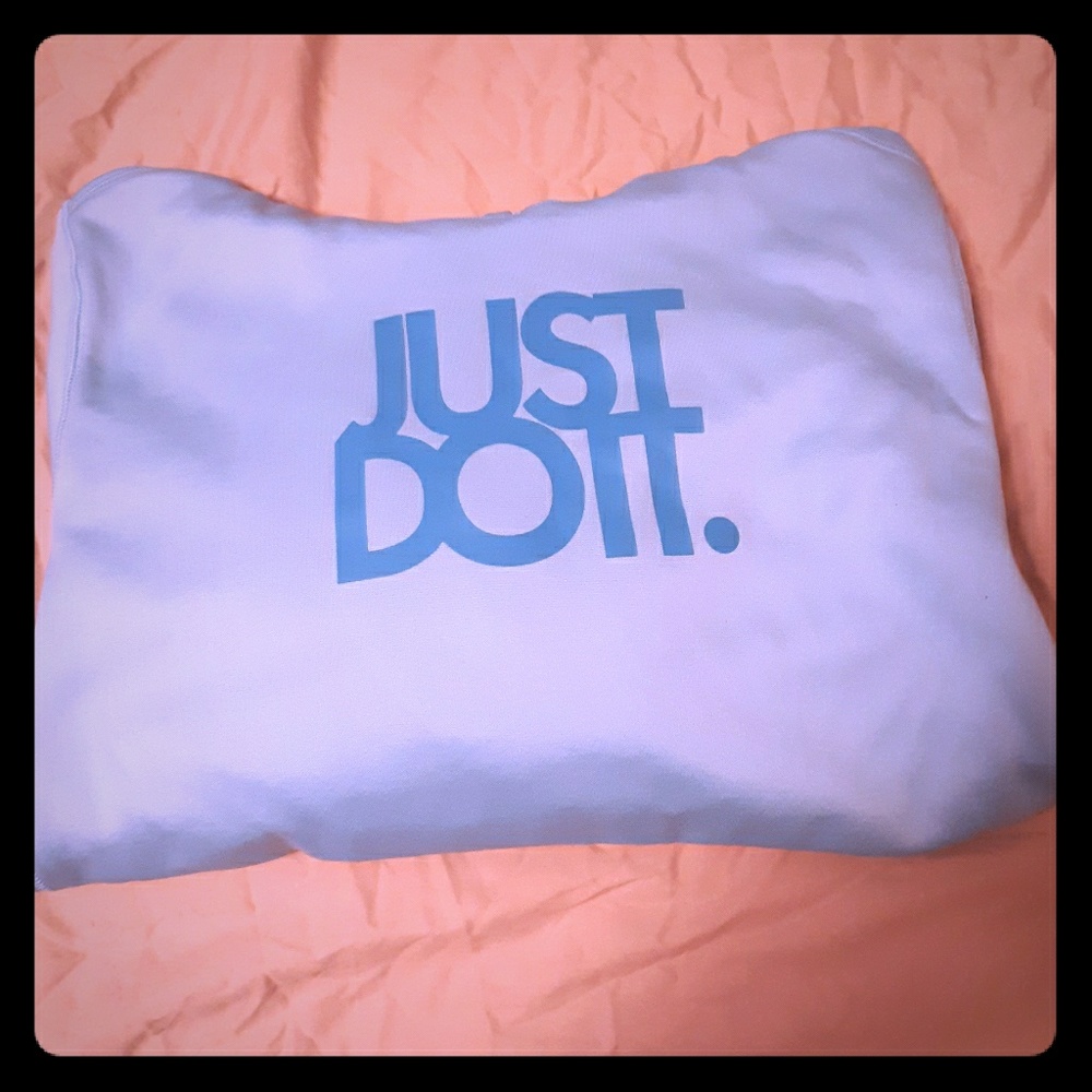 never wore youth XL therma fit Nike hoodie